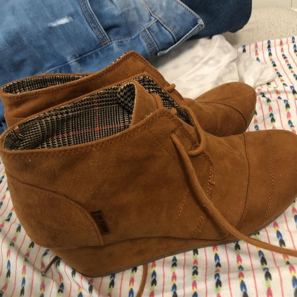 Brown and plaid wedges